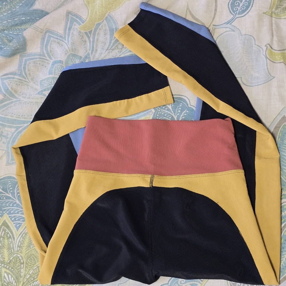 Beach Riot Colorblock Yoga Set - Picture 3 of 7